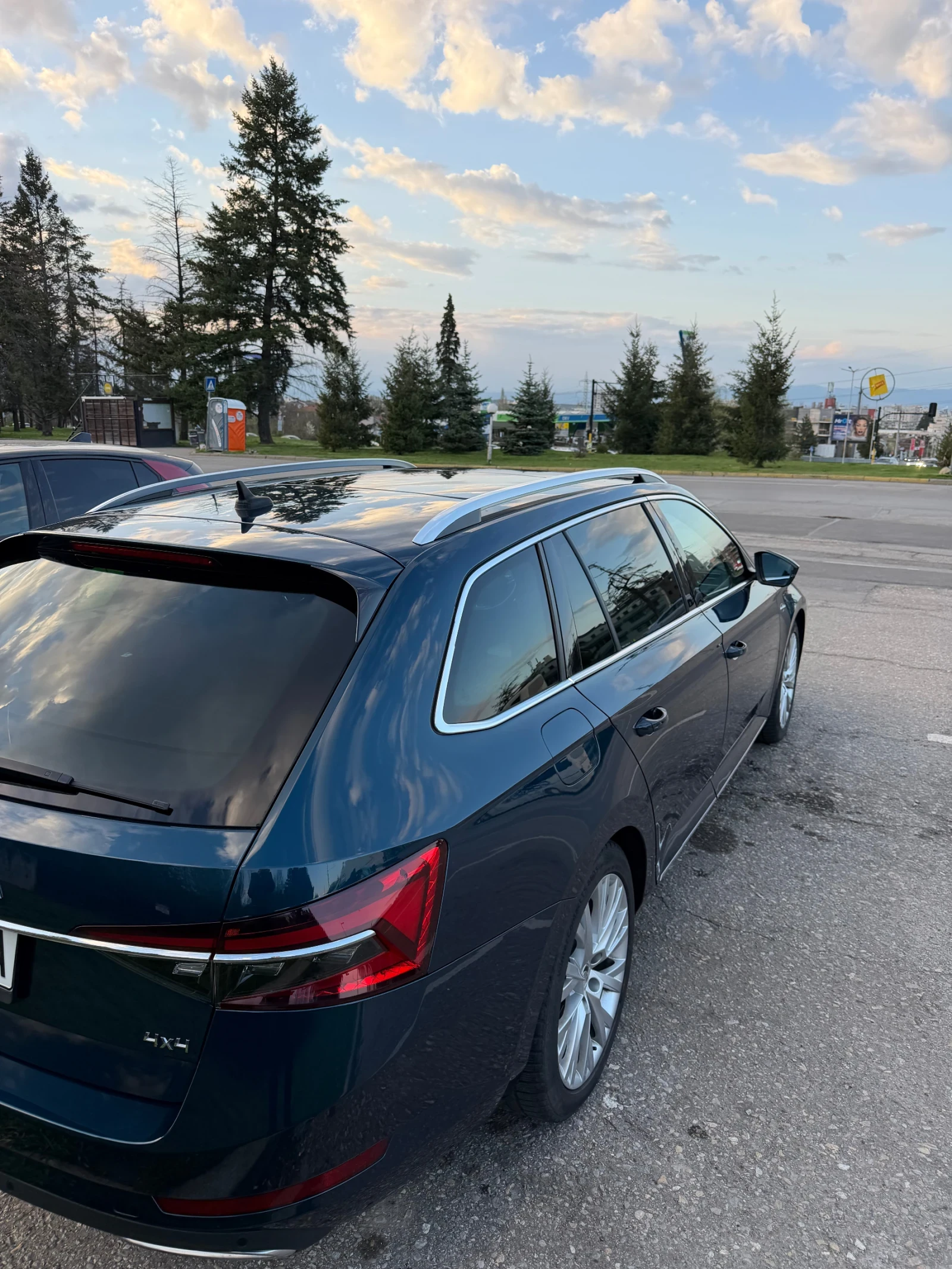 Skoda Superb Laurin & Klement 4x4 2.0 TDI 200hp, снимка 4 - Автомобили и джипове - 54230594