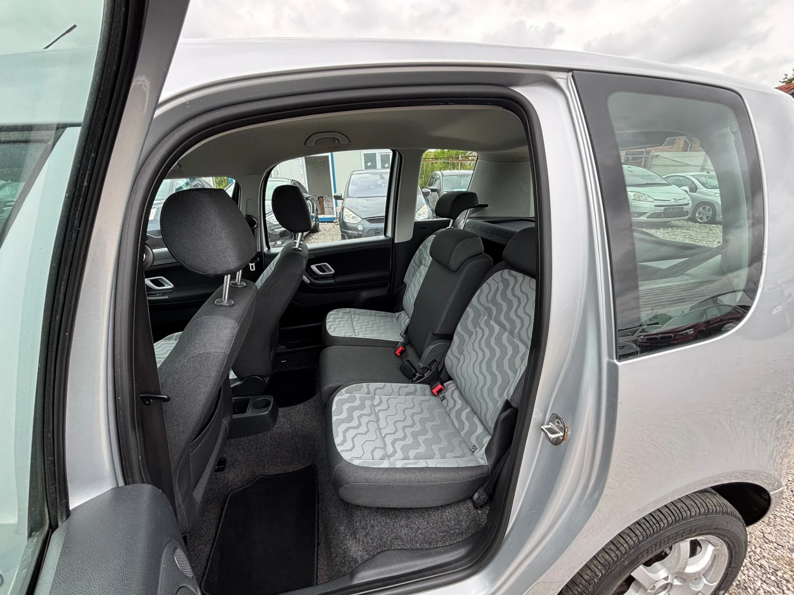 Skoda Roomster 1.9-105кс, снимка 9 - Автомобили и джипове - 54482109