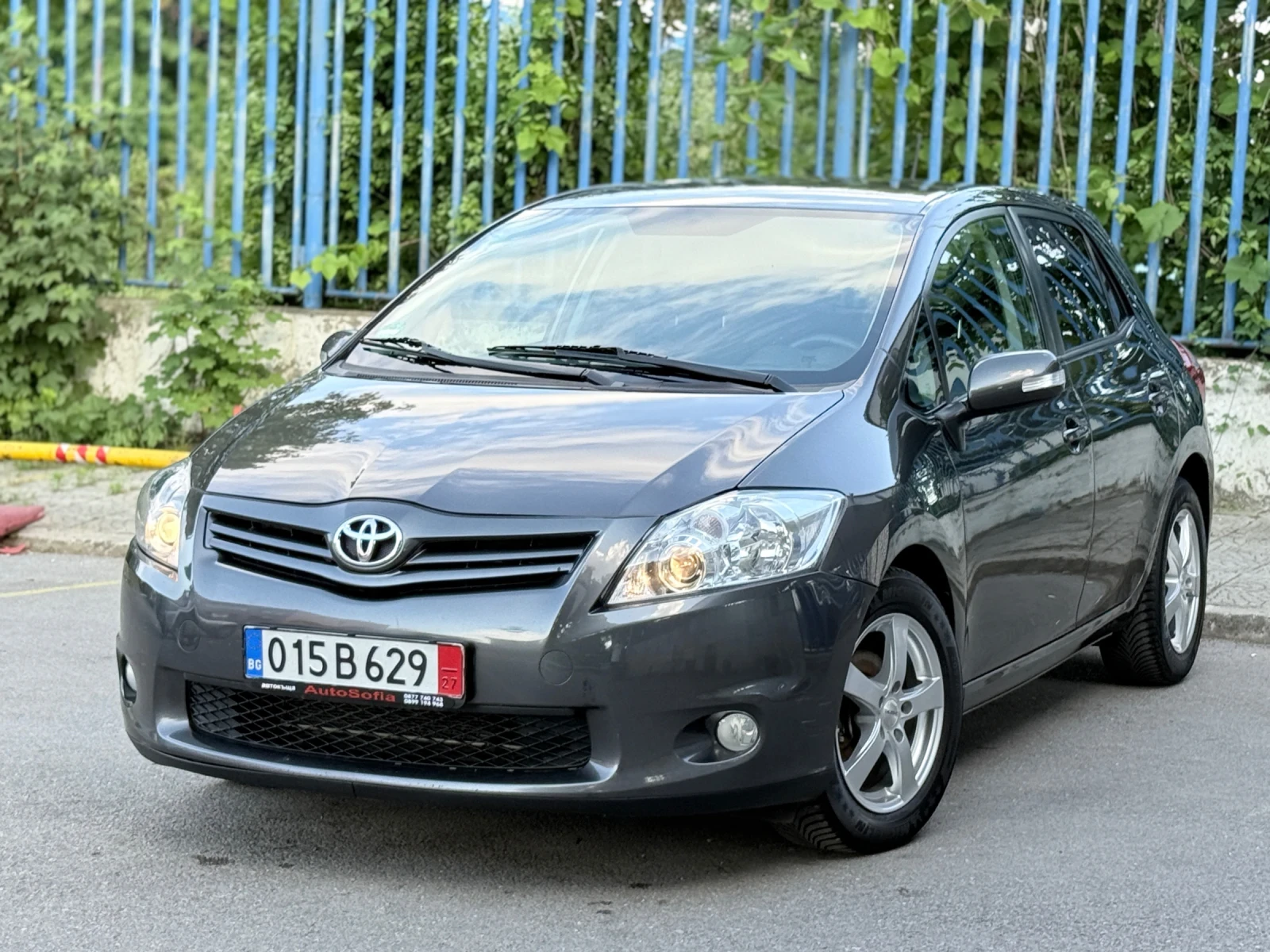 Toyota Auris 1.6i-132К.С. НАВИГАЦИЯ - КЛИМАТРОНИК - ЦВЯТ-ГРАФИТ