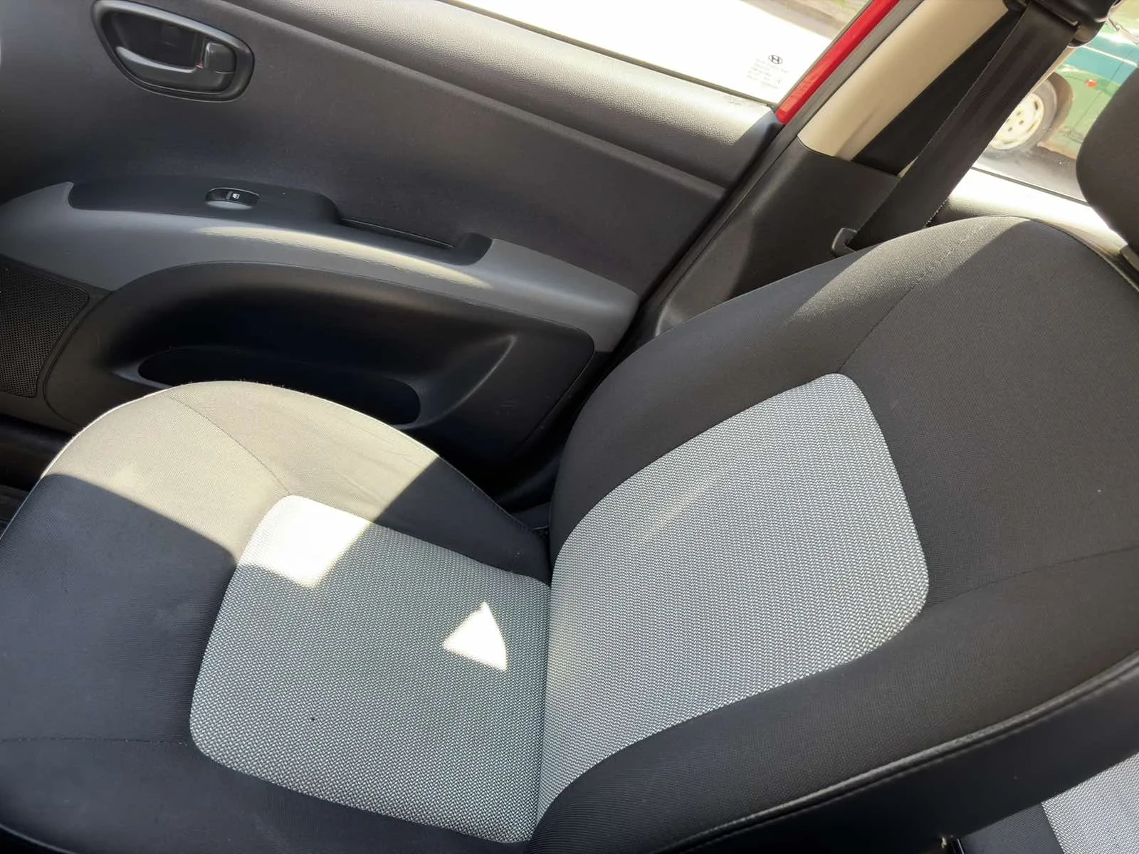 Hyundai I10, снимка 14 - Автомобили и джипове - 54873090