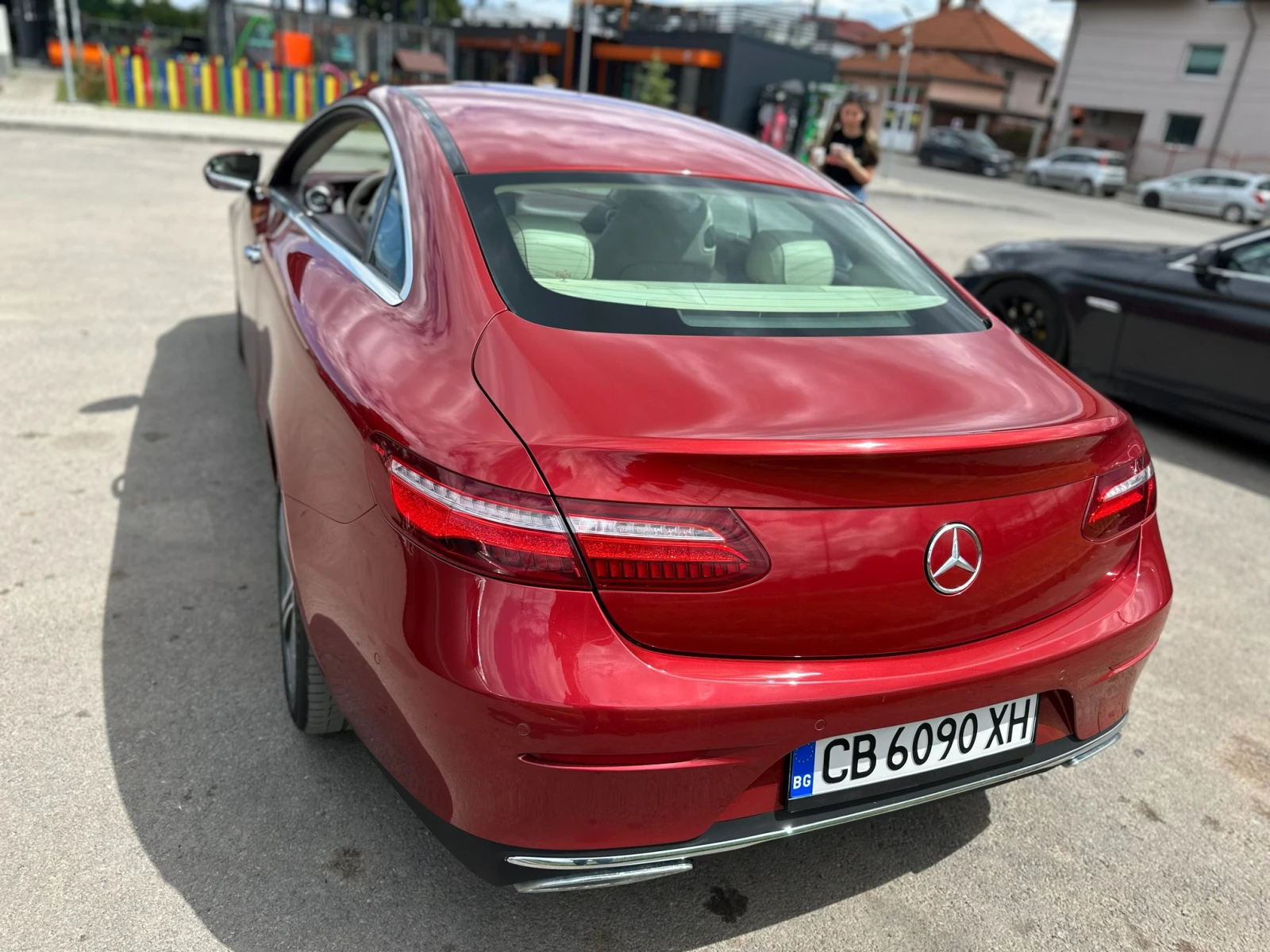 Mercedes-Benz E 220, снимка 6 - Автомобили и джипове - 54895071