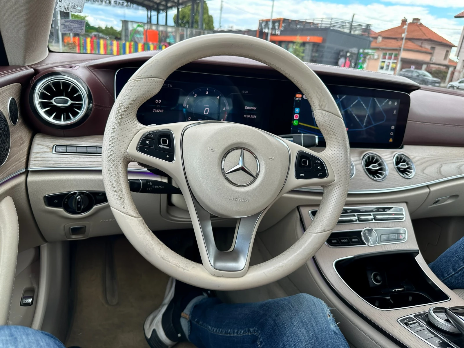 Mercedes-Benz E 220, снимка 12 - Автомобили и джипове - 54895071
