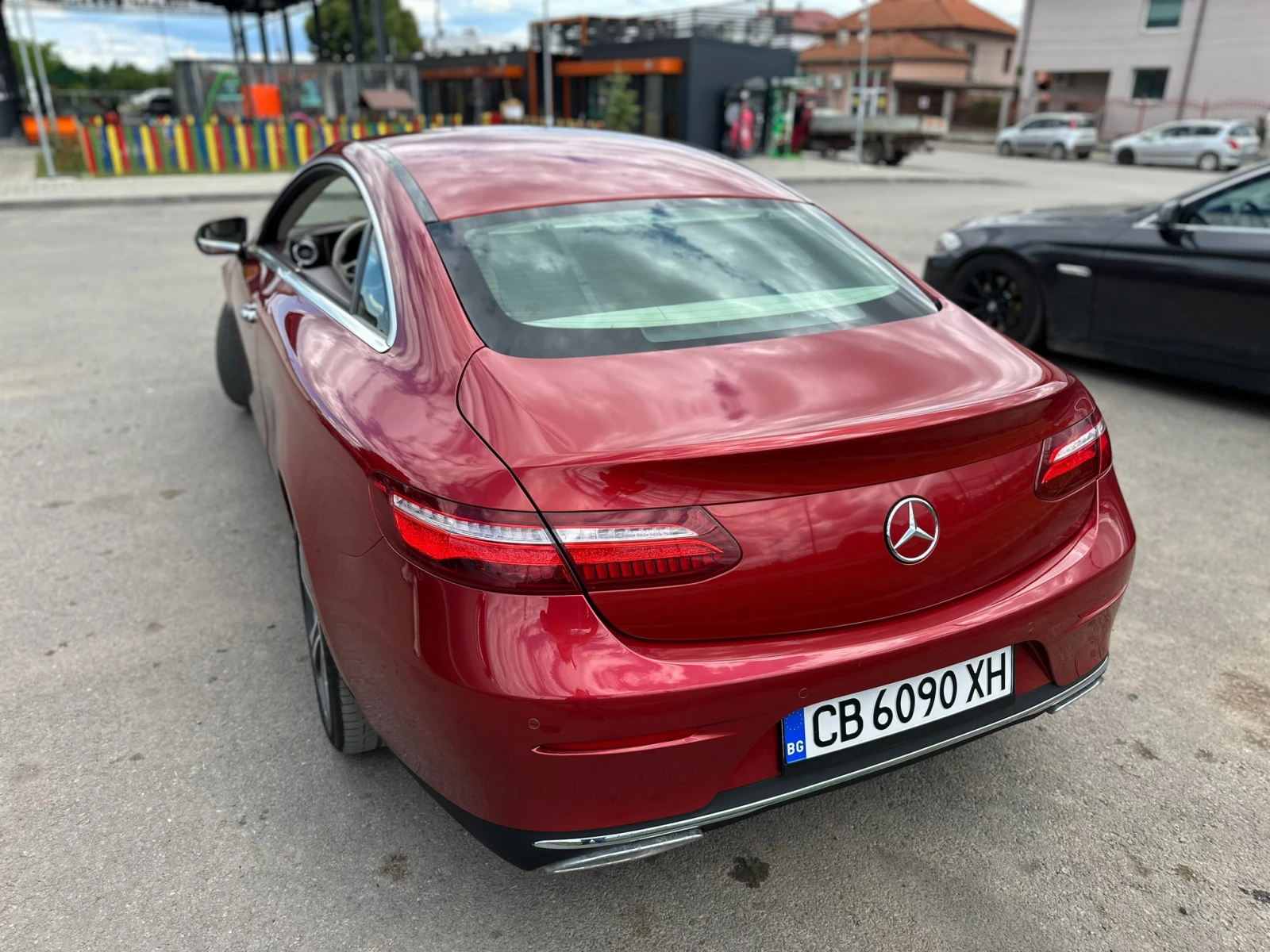 Mercedes-Benz E 220, снимка 8 - Автомобили и джипове - 54895071