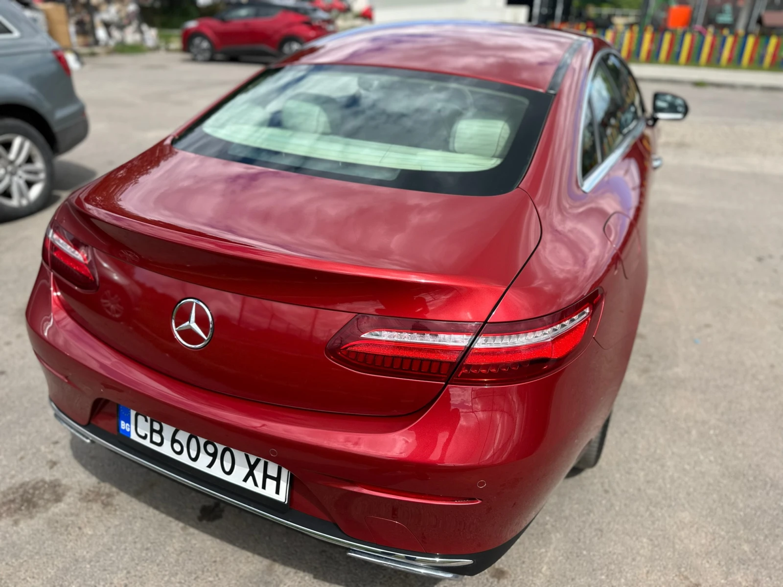 Mercedes-Benz E 220, снимка 7 - Автомобили и джипове - 54895071