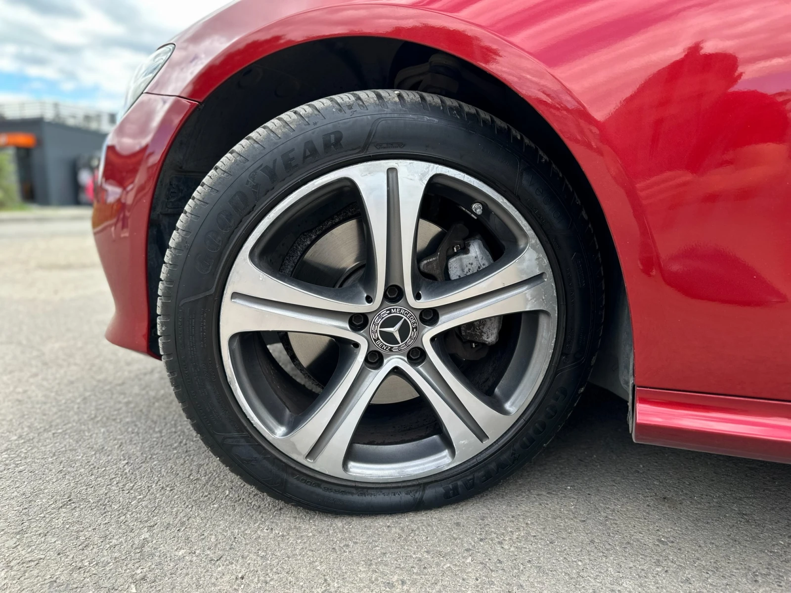 Mercedes-Benz E 220, снимка 9 - Автомобили и джипове - 54895071