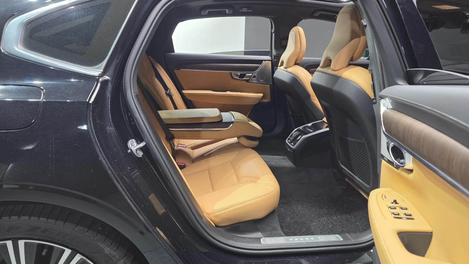 Volvo S90 2.0 B5 Ultimate Bright, снимка 11 - Автомобили и джипове - 55559516