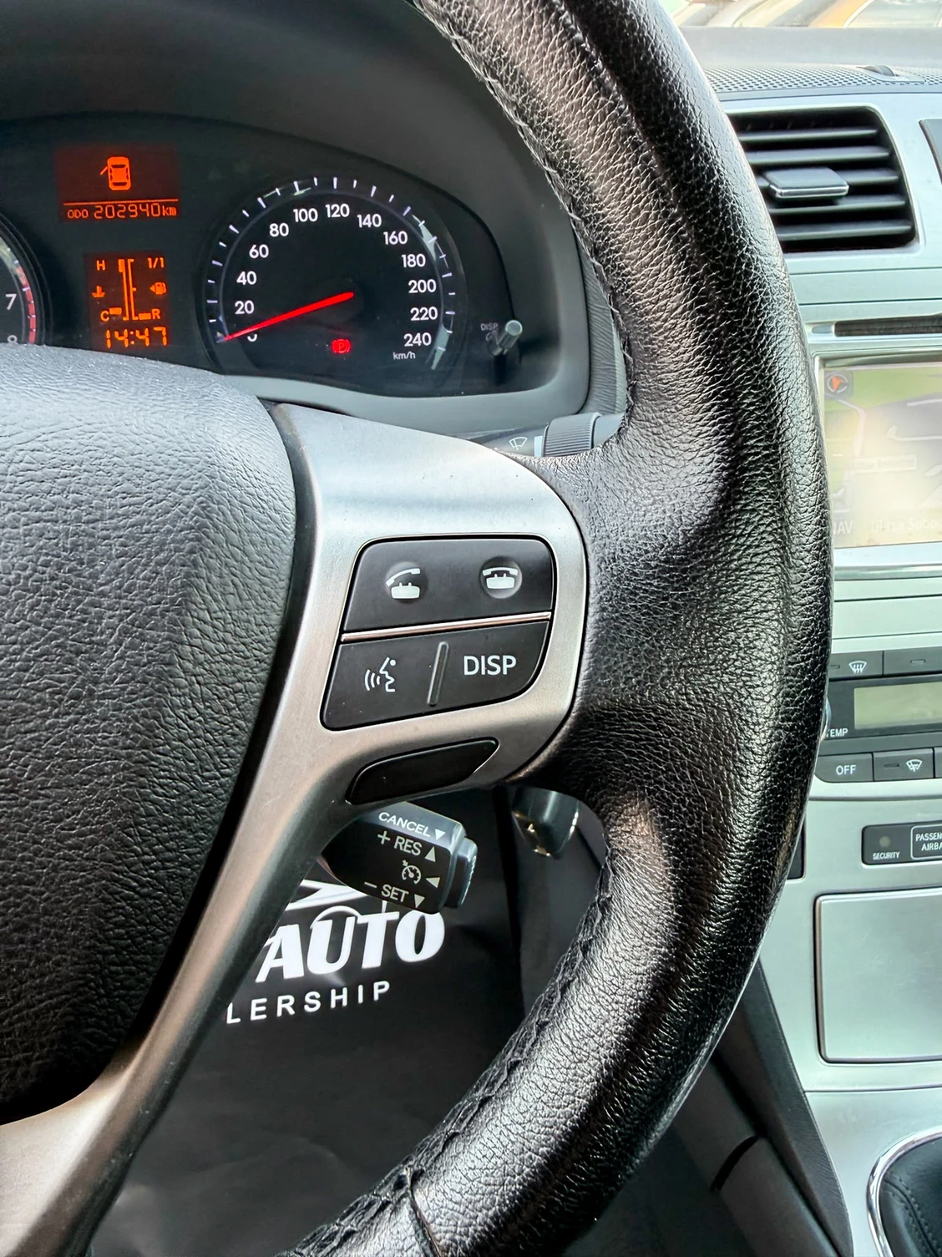 Toyota Avensis 1.8 бензин! ТОП! С гаранция!, снимка 12 - Автомобили и джипове - 55577303