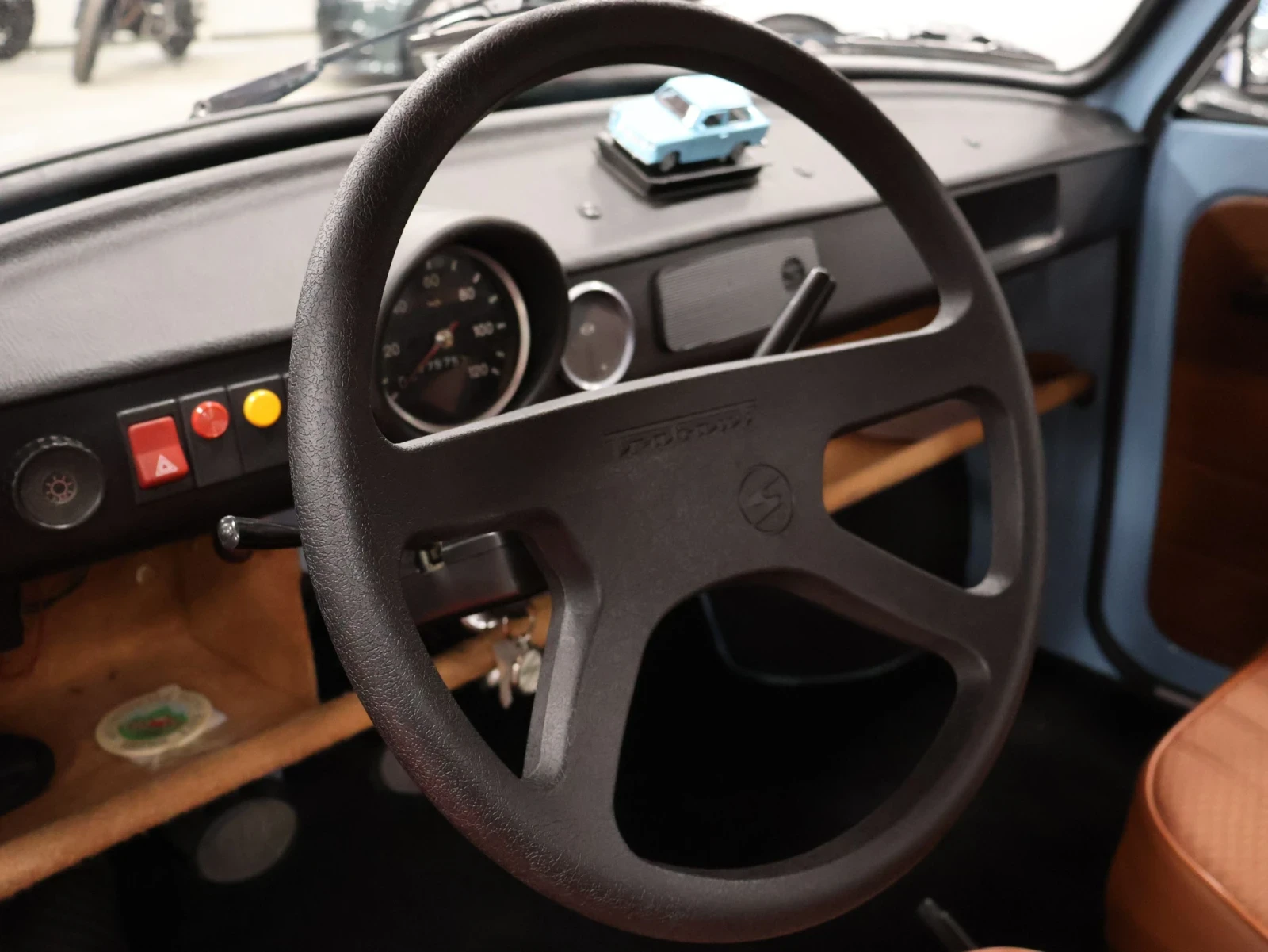 Trabant 601 L | Напълно реставриран, снимка 9 - Автомобили и джипове - 56144955