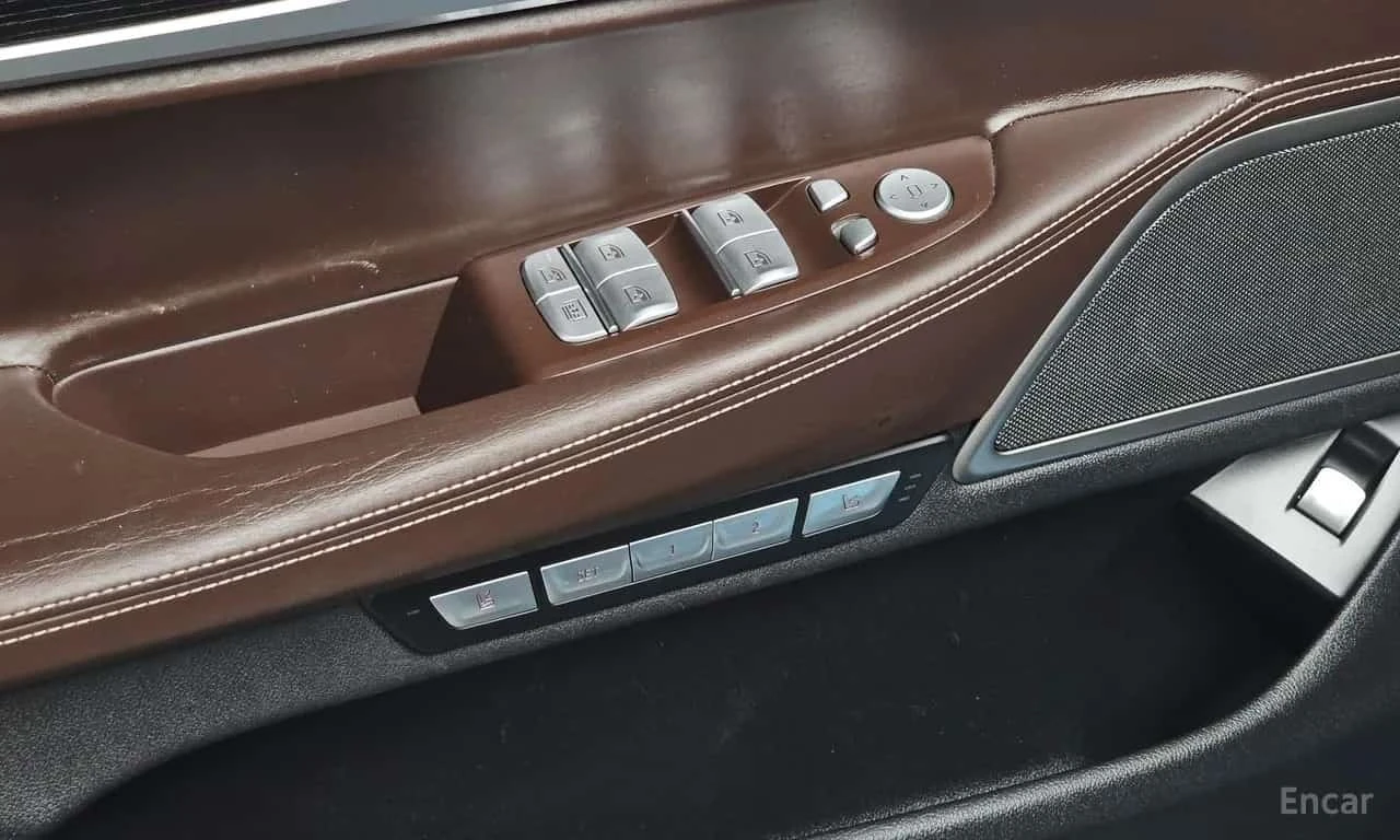 BMW 740 * 740Li xDrive M Sport Package * ЦЕНА ДО БГ, снимка 15 - Автомобили и джипове - 56313624