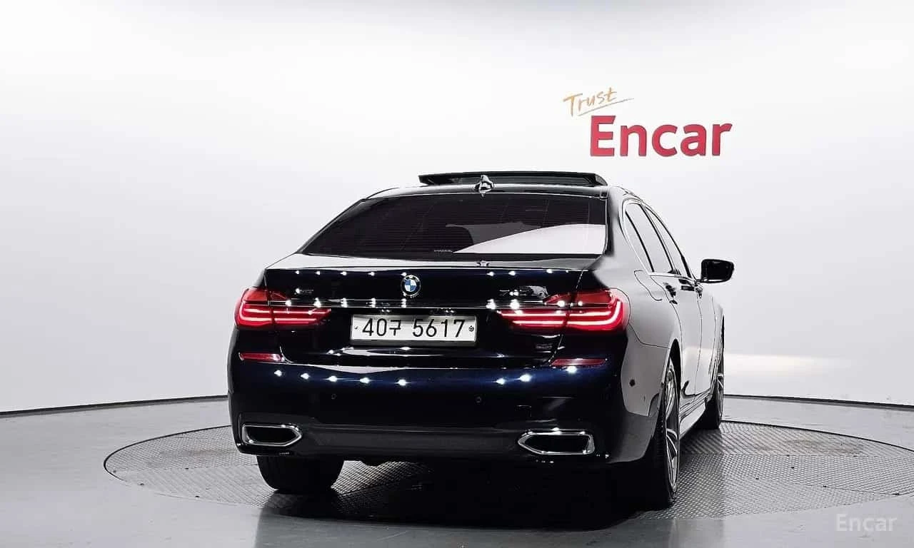 BMW 740 * 740Li xDrive M Sport Package * ЦЕНА ДО БГ, снимка 4 - Автомобили и джипове - 56313624