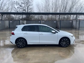 VW Golf 8 2.0TDI 150hp DSG РЕГИСТРИРАН ОБСЛУЖЕН НОВ, снимка 5