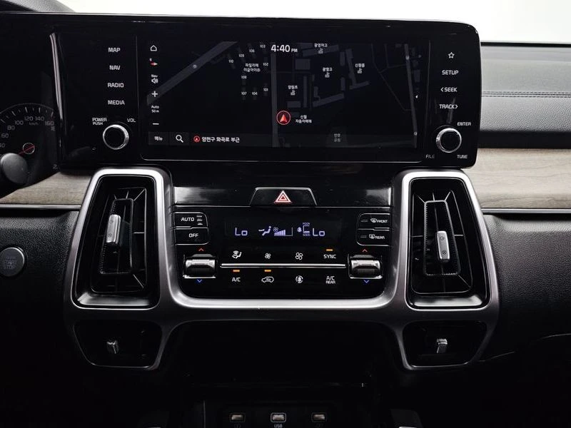 Kia Sorento 2.5 Automatic, снимка 14 - Автомобили и джипове - 55724300
