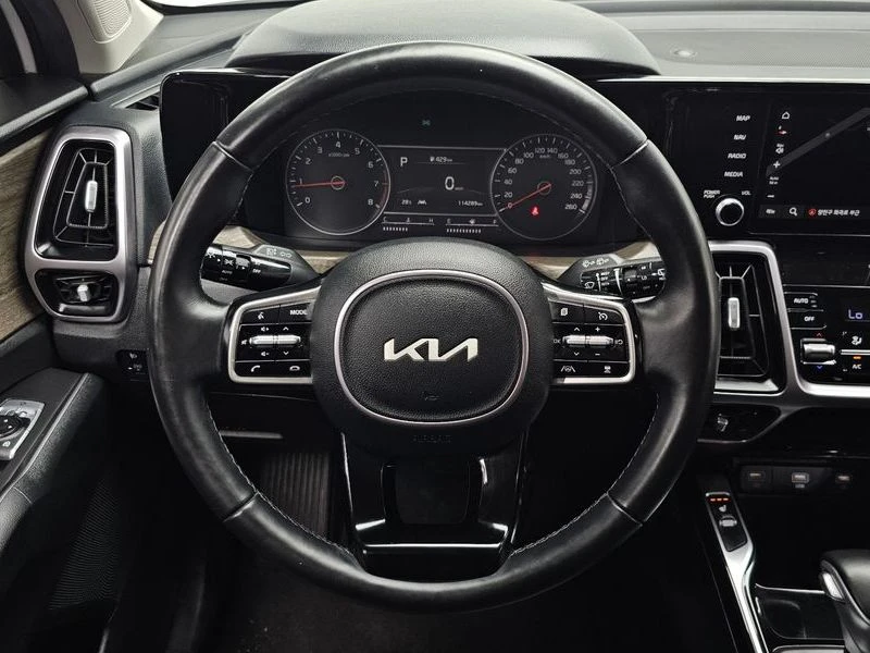 Kia Sorento 2.5 Automatic, снимка 13 - Автомобили и джипове - 55724300