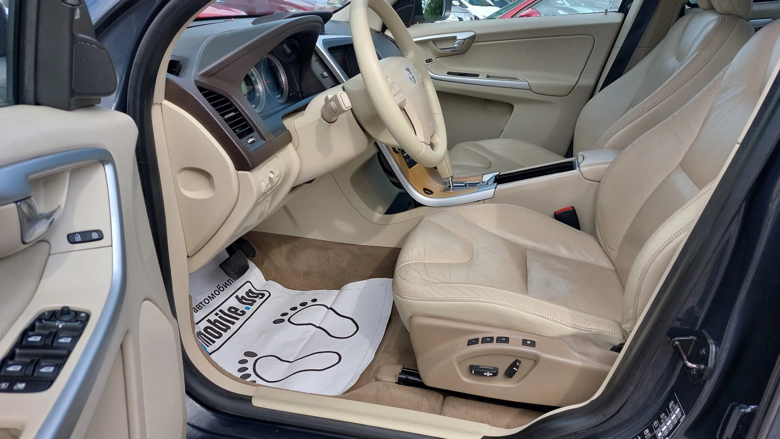 Volvo XC60 2.4, D5, 185к.с. 4×4, всички екстри - изображение 10