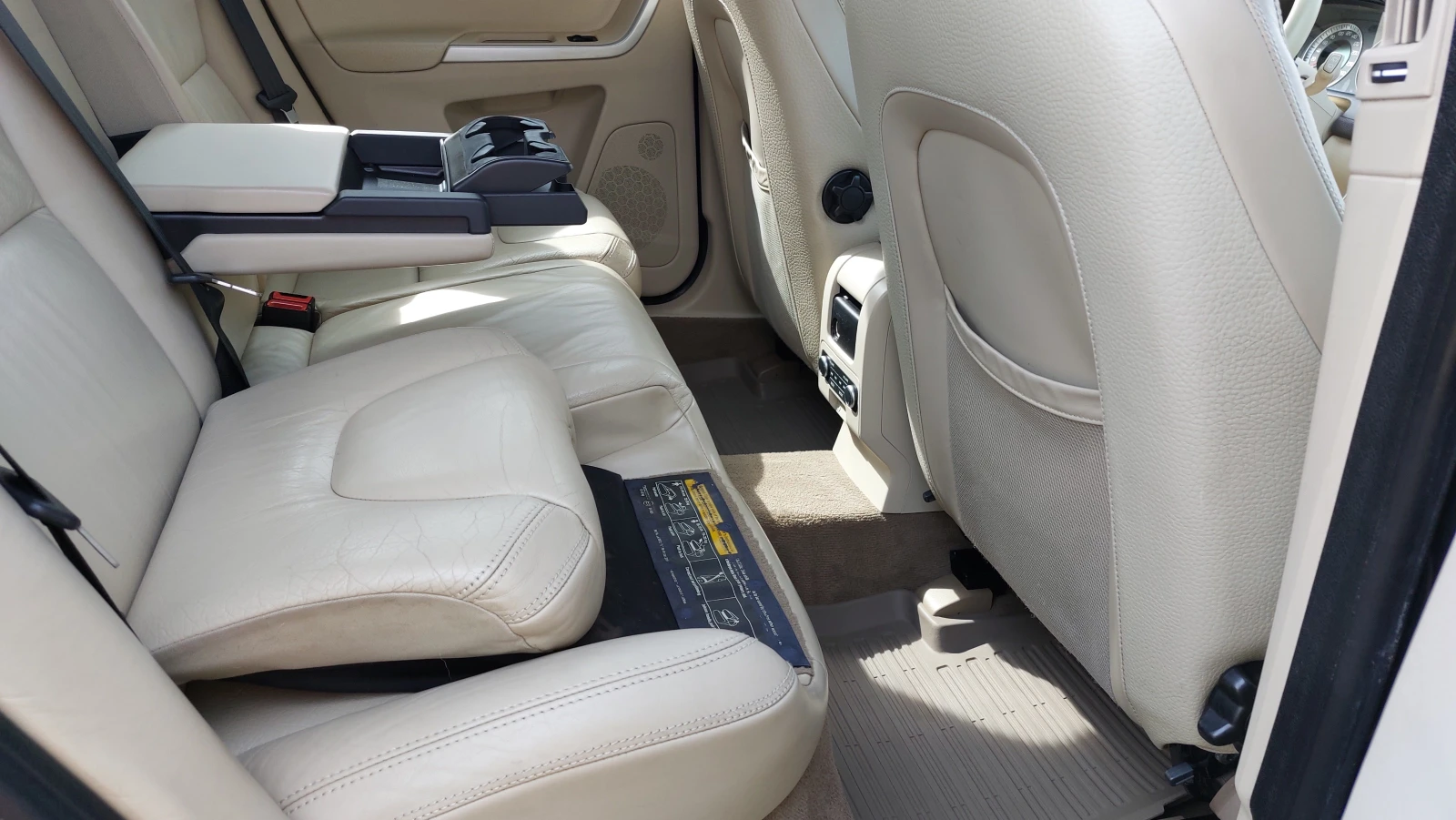 Volvo XC60 2.4, D5, 185к.с. 4×4, всички екстри - изображение 9
