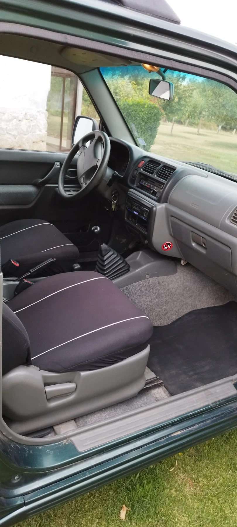 Suzuki Jimny 1300 - изображение 9