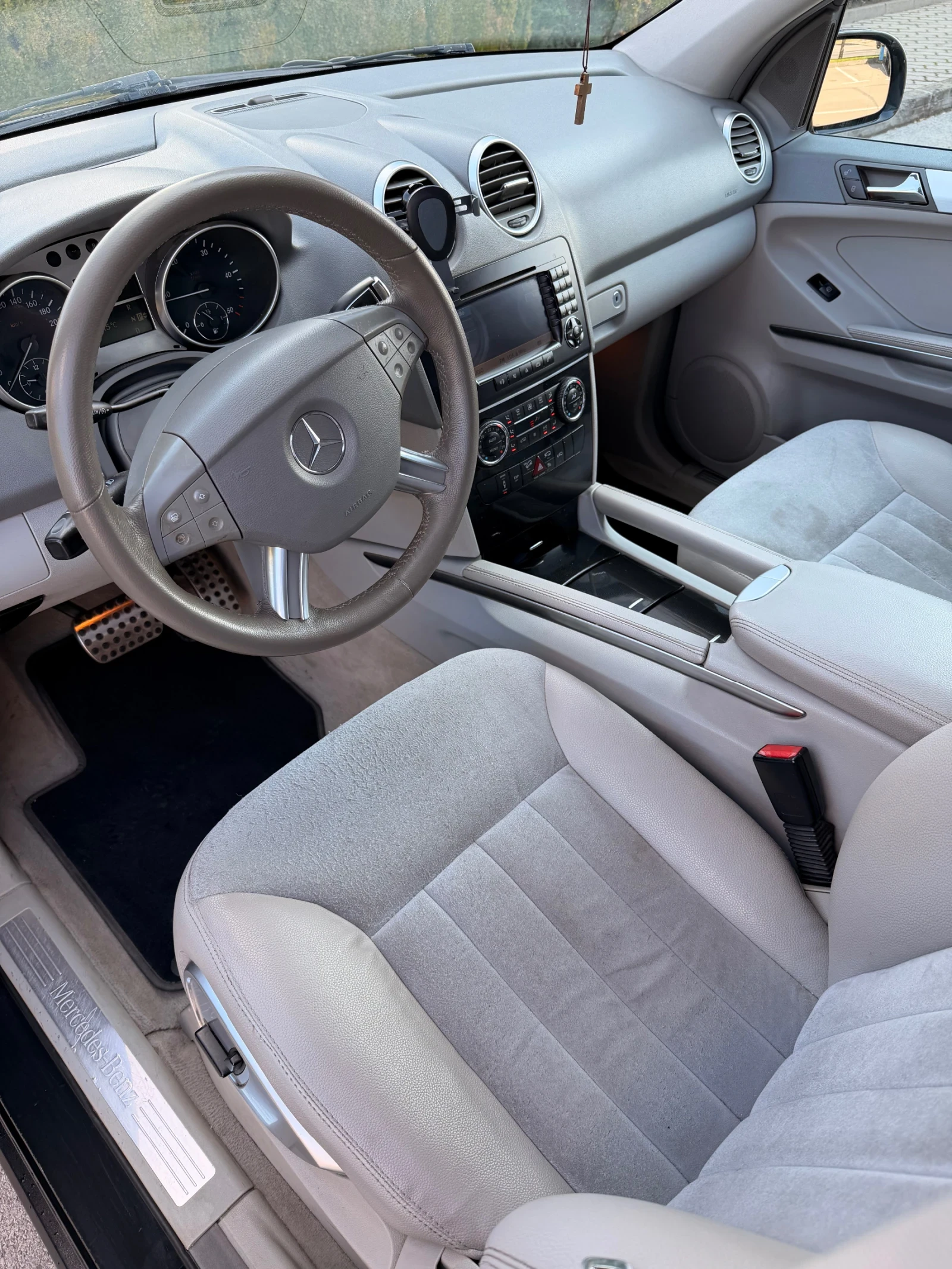 Mercedes-Benz ML 320  - изображение 10