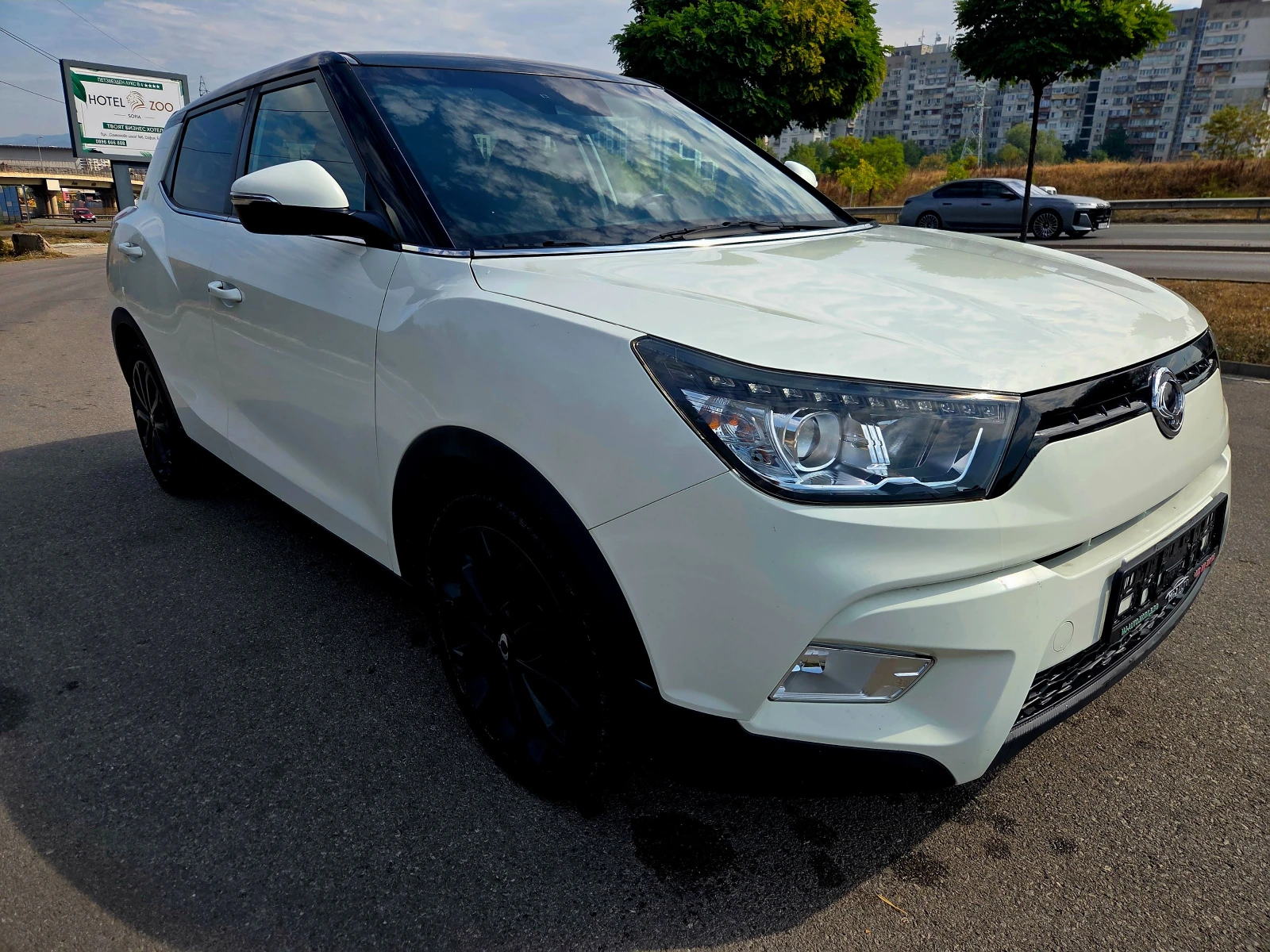 SsangYong Tivoli 1600 ТОП, снимка 3 - Автомобили и джипове - 53338742