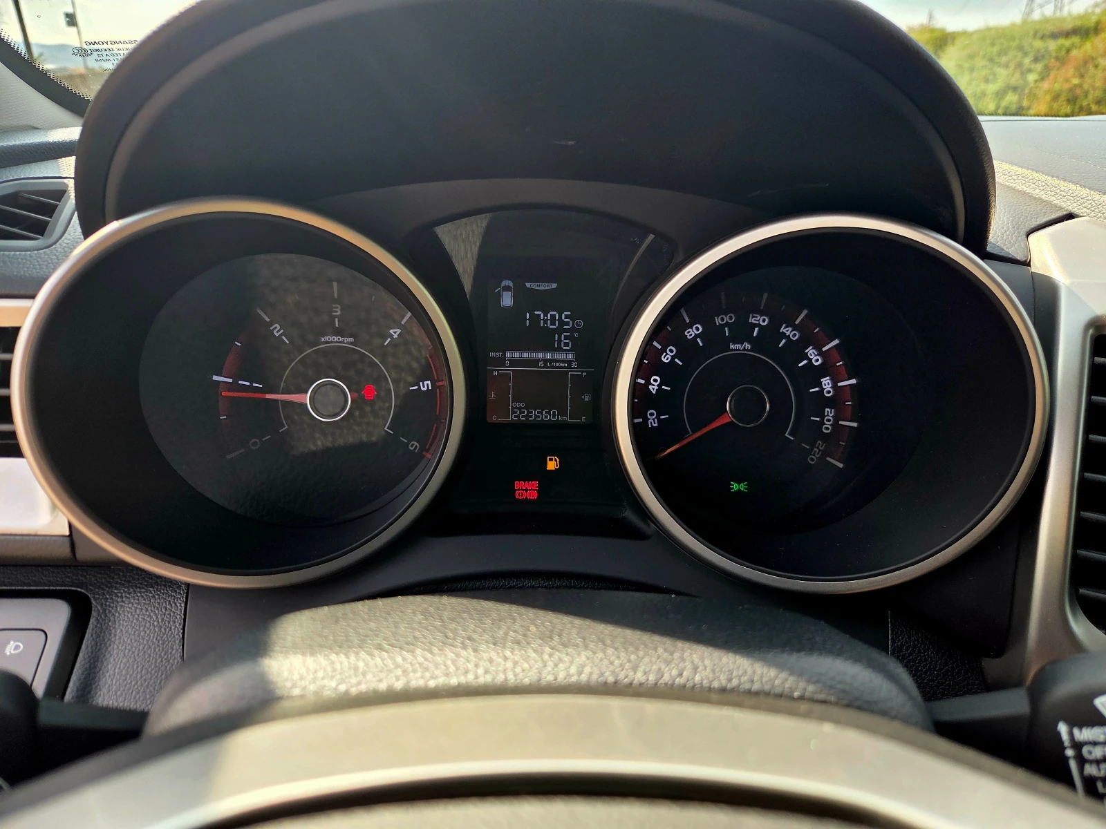 SsangYong Tivoli 1600 ТОП, снимка 10 - Автомобили и джипове - 53338742
