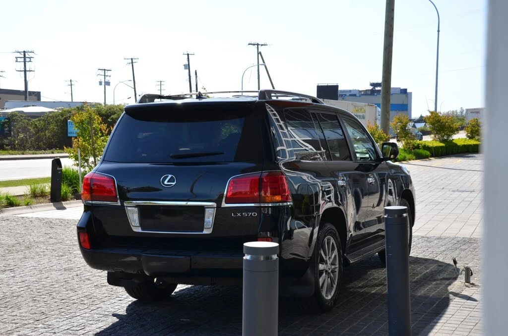 Lexus LX 570 MARK LEV* 360 КАМЕРИ* ПОДГРЕВ* ОБДУХВАНЕ* ШИБИДАХ, снимка 4 - Автомобили и джипове - 54300732