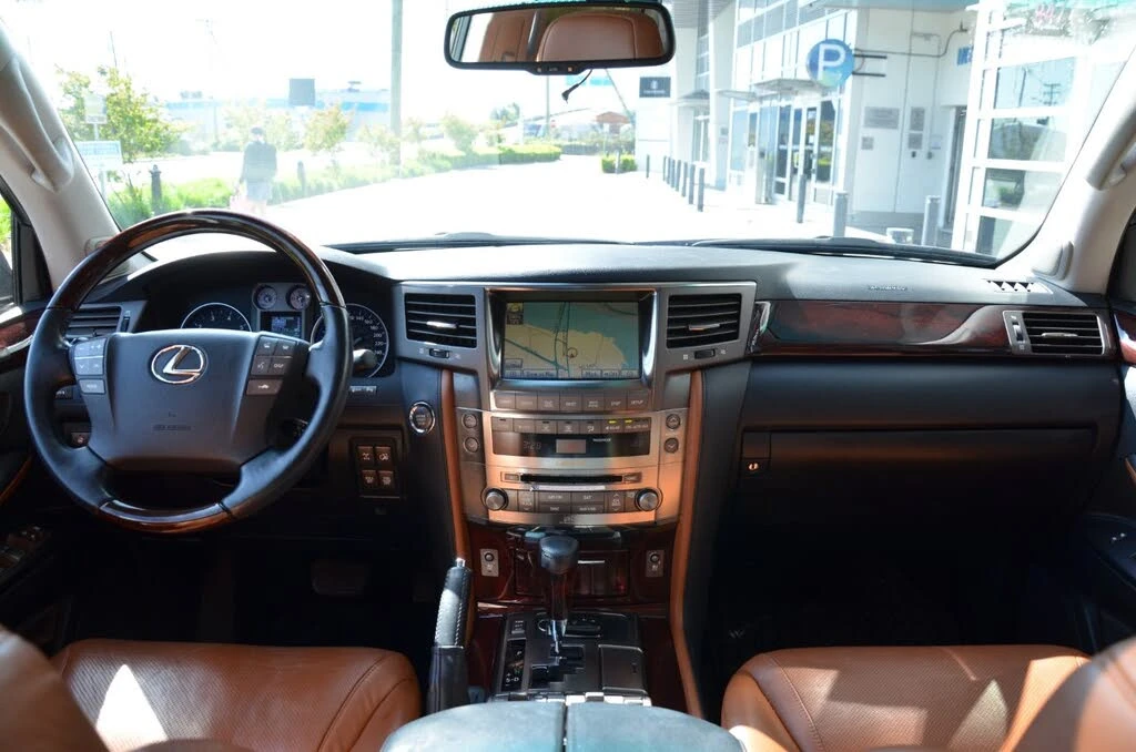 Lexus LX 570 MARK LEV* 360 КАМЕРИ* ПОДГРЕВ* ОБДУХВАНЕ* ШИБИДАХ, снимка 10 - Автомобили и джипове - 54300732