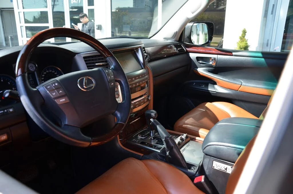 Lexus LX 570 MARK LEV* 360 КАМЕРИ* ПОДГРЕВ* ОБДУХВАНЕ* ШИБИДАХ, снимка 9 - Автомобили и джипове - 54300732