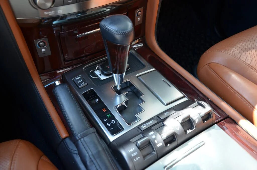 Lexus LX 570 MARK LEV* 360 КАМЕРИ* ПОДГРЕВ* ОБДУХВАНЕ* ШИБИДАХ, снимка 14 - Автомобили и джипове - 54300732