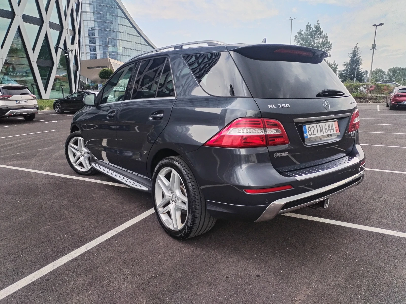 Mercedes-Benz ML 350 AMG OPTIK, HARMAN KARDON, PANORAMA, CARFAX, снимка 3 - Автомобили и джипове - 54997762