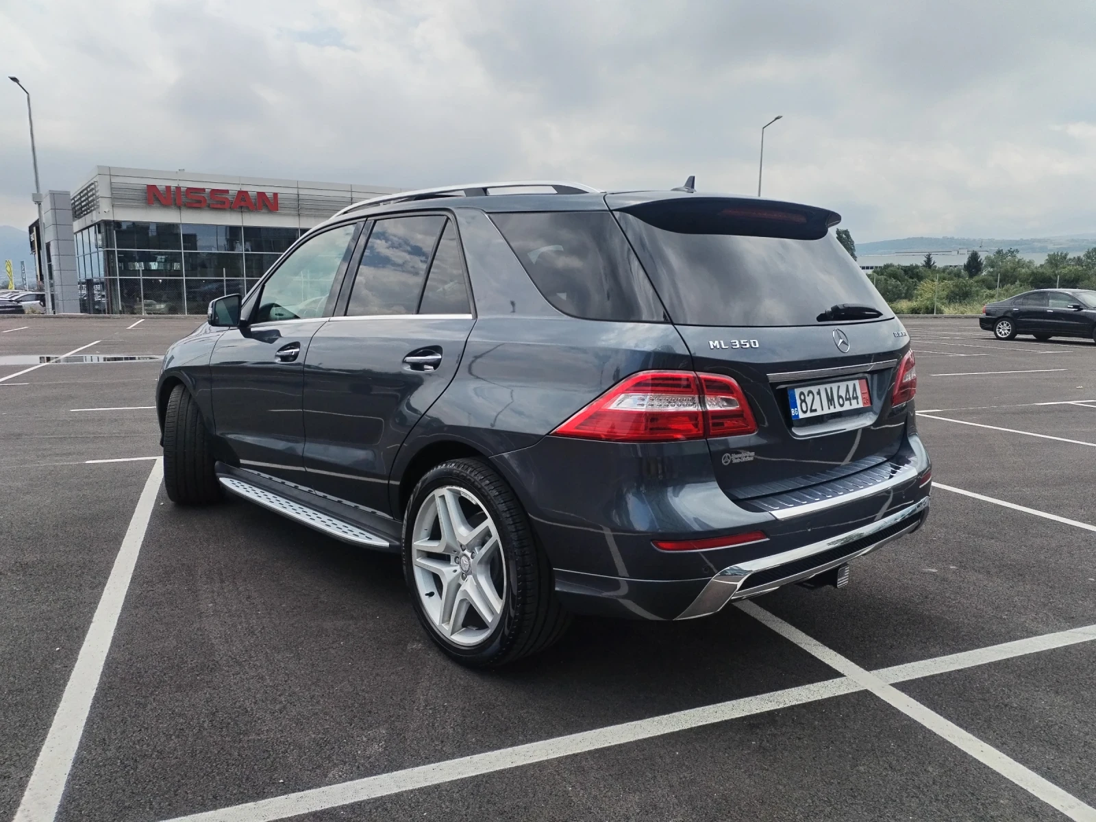 Mercedes-Benz ML 350 AMG OPTIK, HARMAN KARDON, PANORAMA, CARFAX, снимка 9 - Автомобили и джипове - 54997762