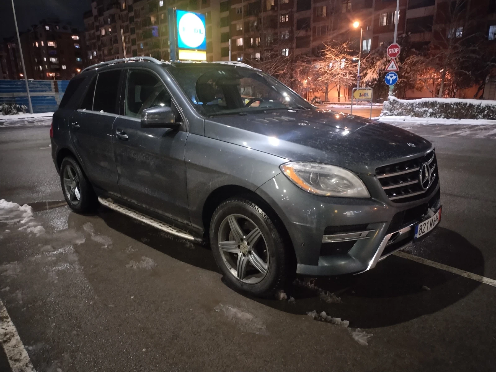 Mercedes-Benz ML 350 AMG paket, HARMAN, черен таван, дойна панорама , снимка 16 - Автомобили и джипове - 54822042
