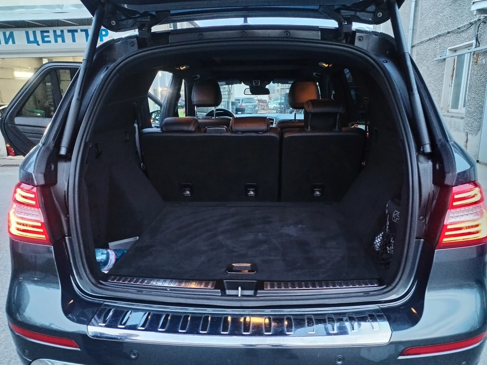 Mercedes-Benz ML 350 AMG paket, HARMAN, черен таван, дойна панорама , снимка 7 - Автомобили и джипове - 54822042