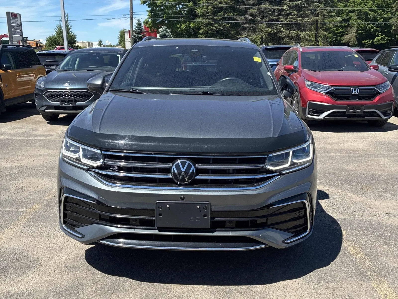 VW Tiguan Highline R-Line * CARFAX * АВТО КРЕДИТ * , снимка 2 - Автомобили и джипове - 55015956
