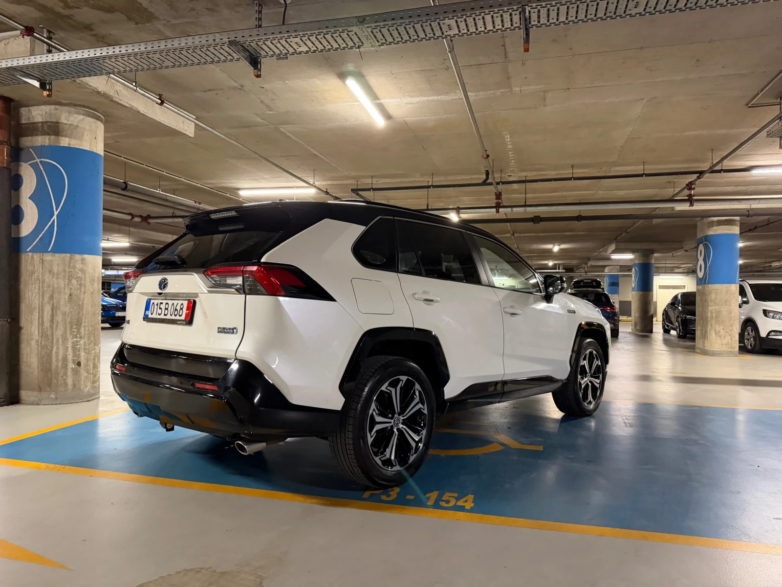 Toyota Rav4 2.5 LUXURY Plug-in Hybrid AWD, снимка 4 - Автомобили и джипове - 55226183