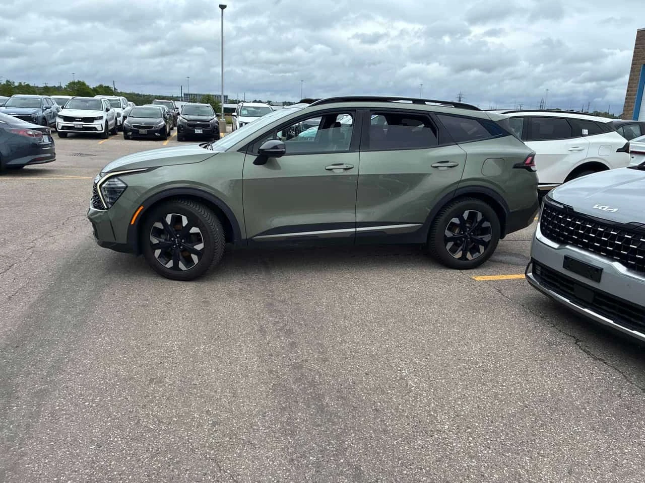 Kia Sportage X Line Limited | CARFAX | АВТОКРЕДИТ , снимка 3 - Автомобили и джипове - 55270713