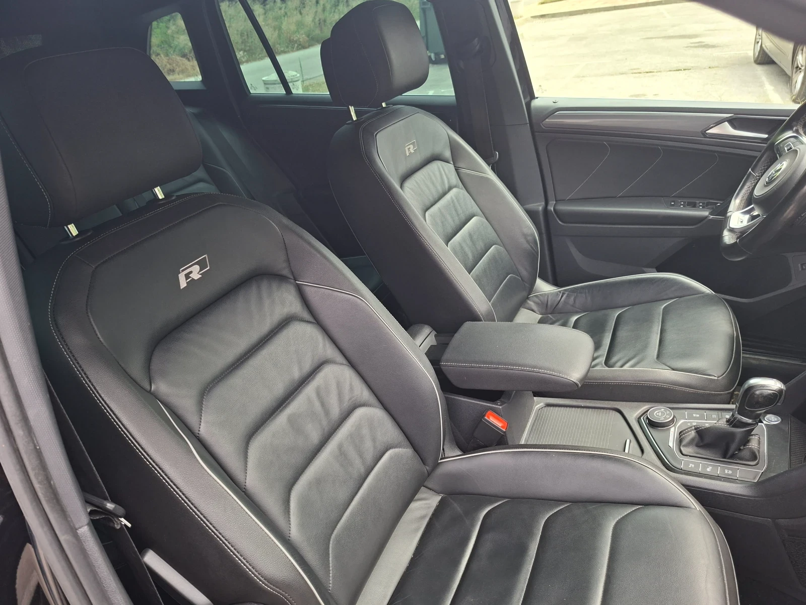 VW Tiguan Tiguan R-line bitdi, снимка 12 - Автомобили и джипове - 55660880