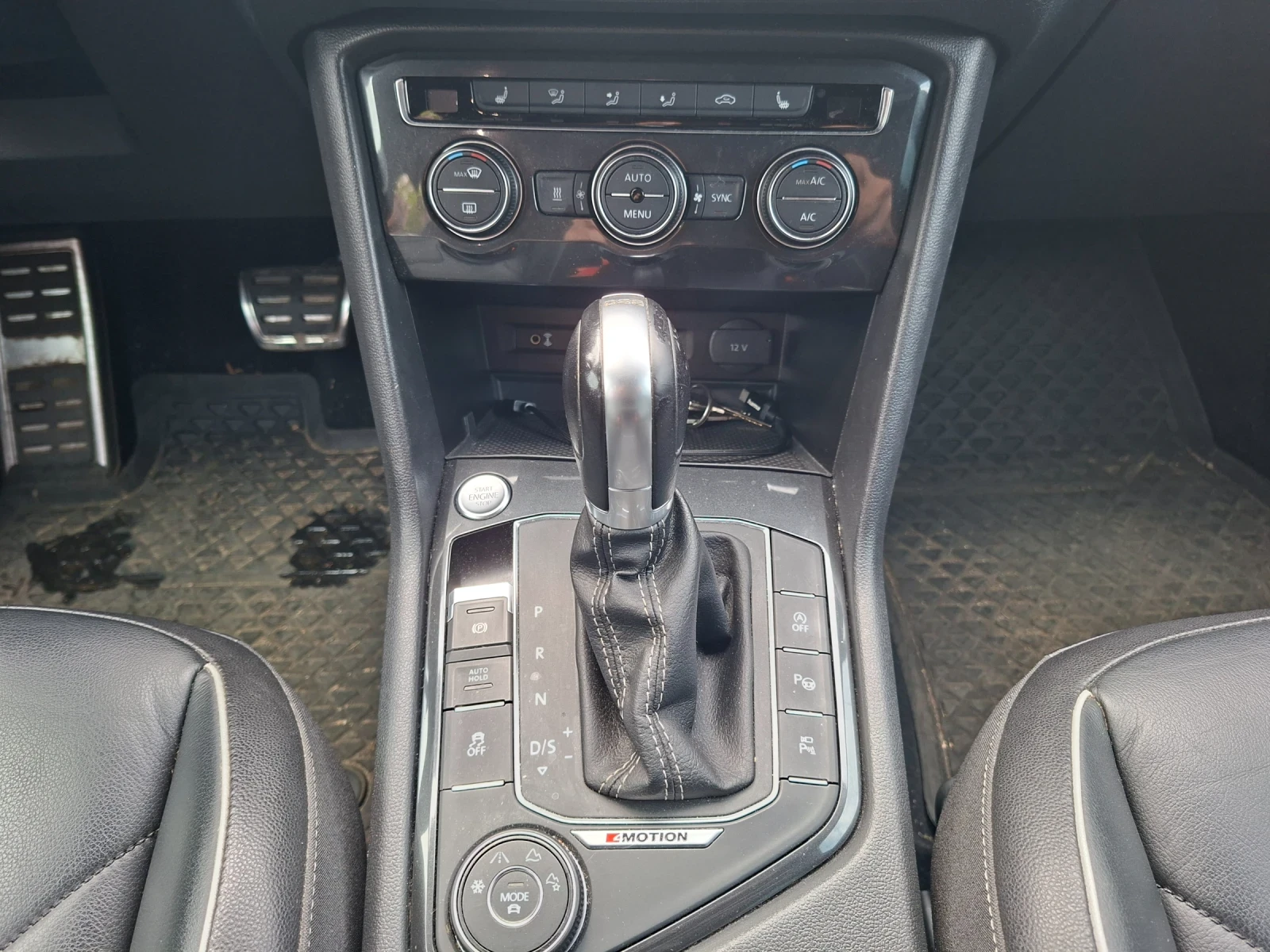 VW Tiguan Tiguan R-line bitdi, снимка 10 - Автомобили и джипове - 55660880