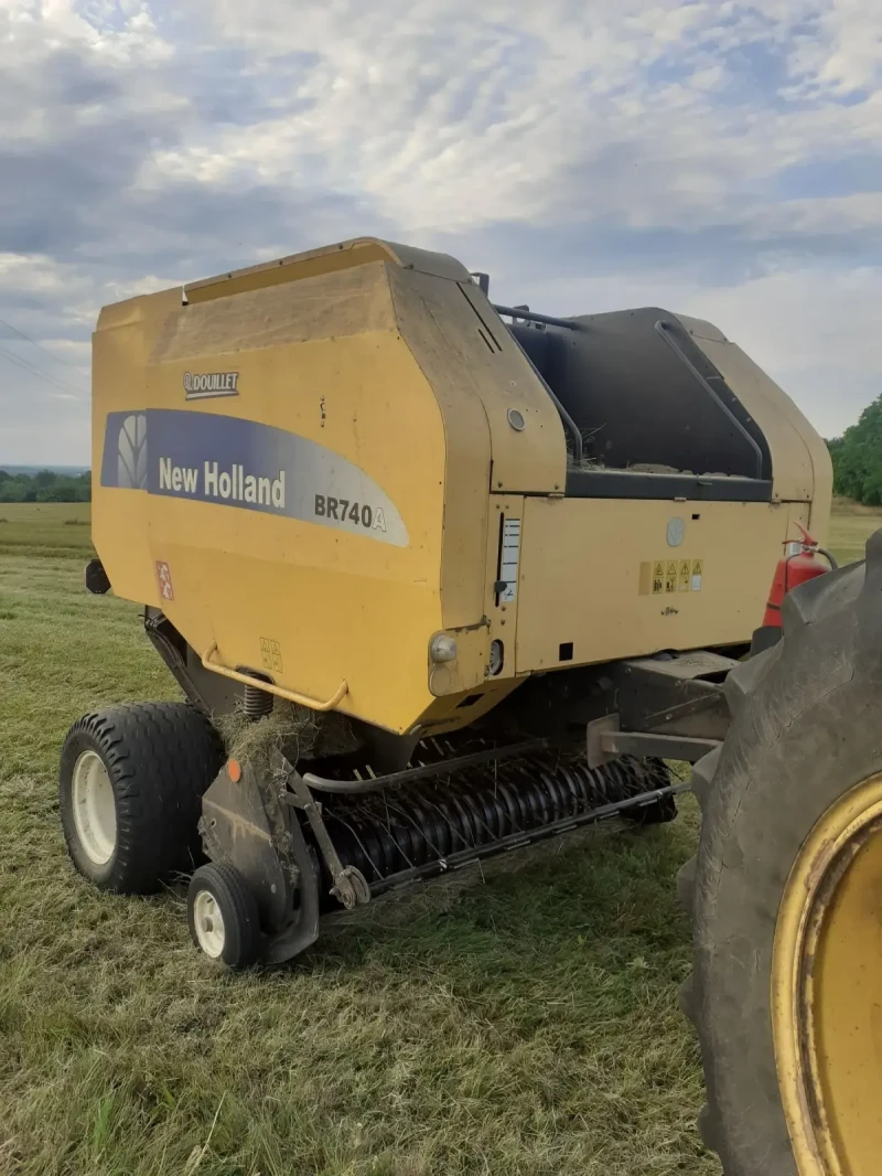 Балировачка New Holland BR 740 A, снимка 1 - Селскостопанска техника - 48230757