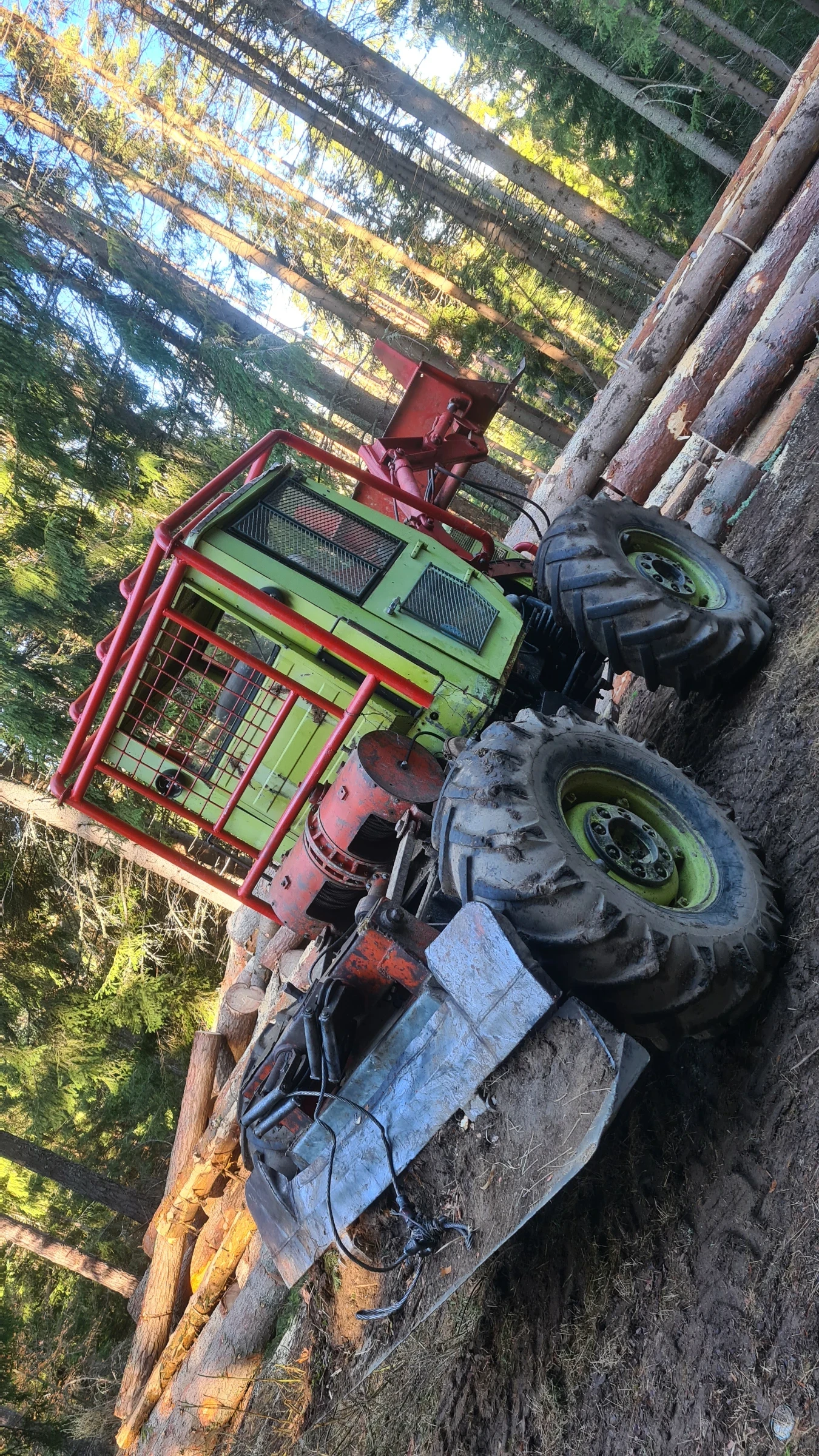 Специализирани машини Машини за дърводобив MB TRAC 900 - изображение 4