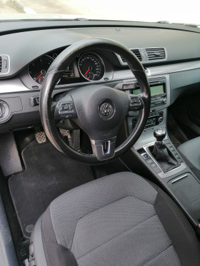 VW Passat 1.6, снимка 10 - Автомобили и джипове - 40731808