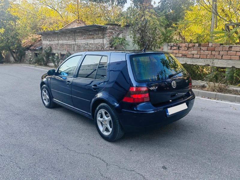 VW Golf 1.6, снимка 6 - Автомобили и джипове - 47393235