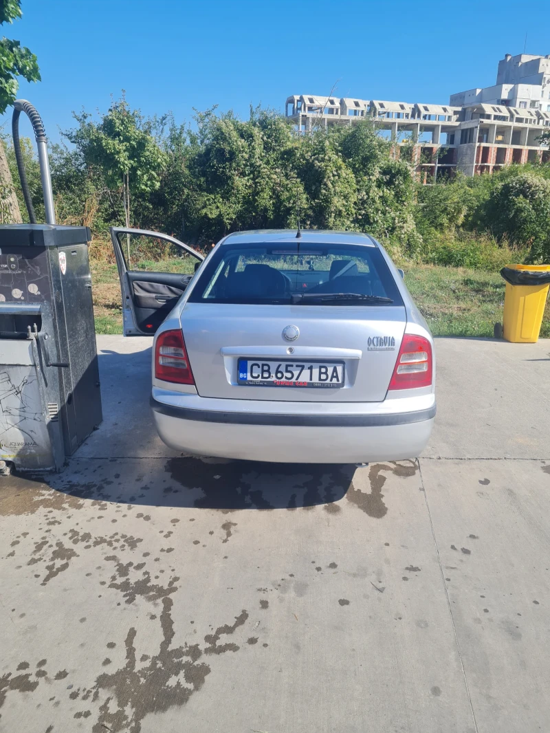 Skoda Octavia Лимузина, снимка 4 - Автомобили и джипове - 48938339