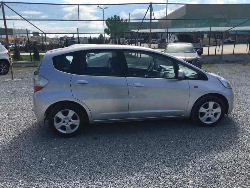Honda Jazz, снимка 3 - Автомобили и джипове - 52620633