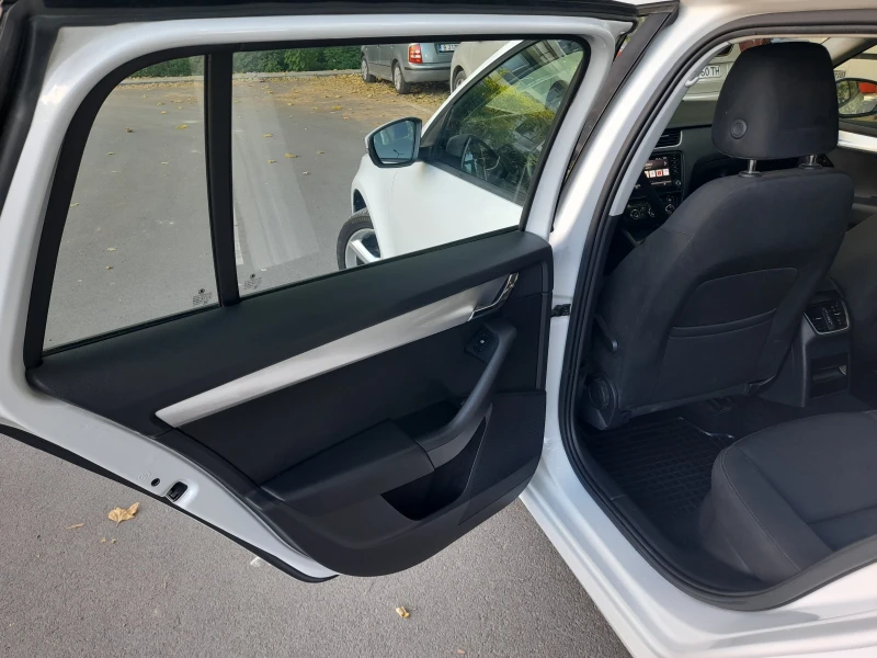 Skoda Octavia, снимка 10 - Автомобили и джипове - 51778149