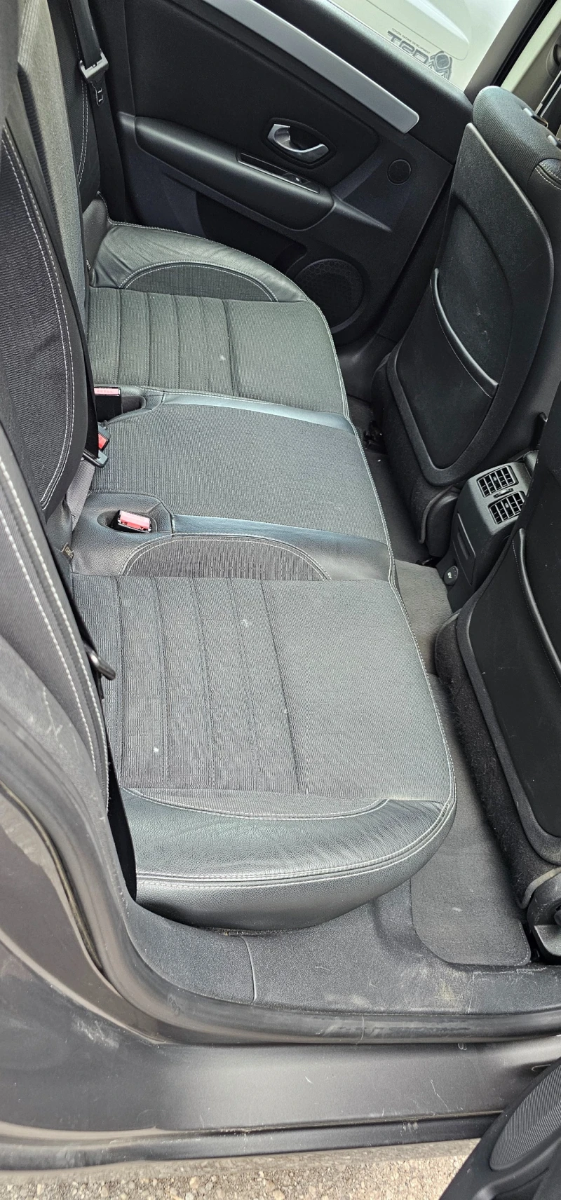 Renault Laguna 3, 2.0 dci, 131 к.с., снимка 10 - Автомобили и джипове - 52199543