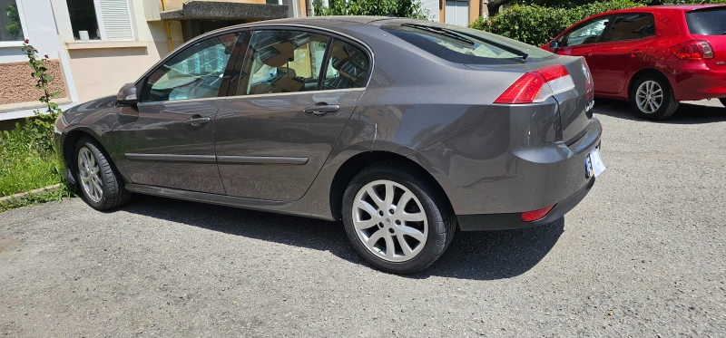 Renault Laguna 3, 2.0 dci, 131 к.с., снимка 14 - Автомобили и джипове - 52199543