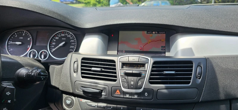 Renault Laguna 3, 2.0 dci, 131 к.с., снимка 7 - Автомобили и джипове - 52199543