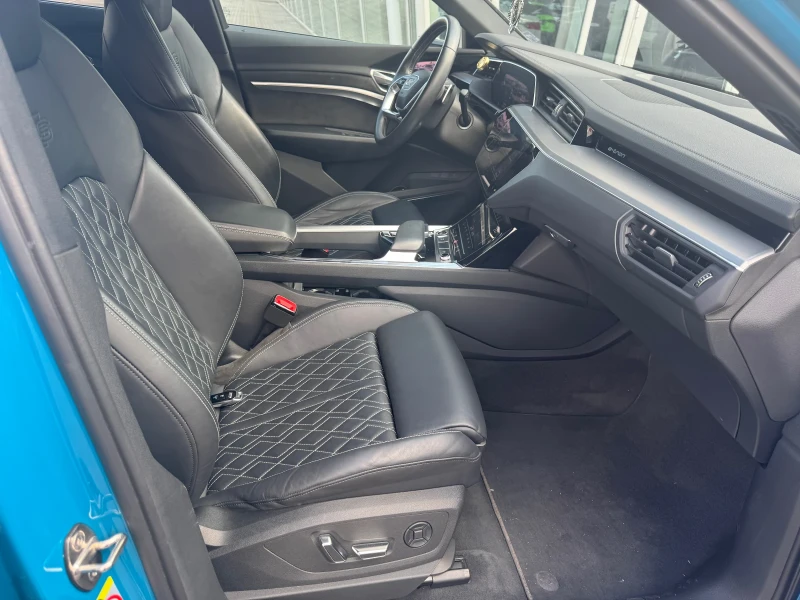 Audi E-Tron 55 Quattro , снимка 9 - Автомобили и джипове - 52385741