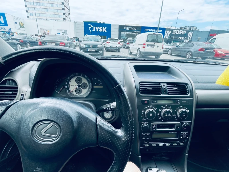 Lexus IS 200, снимка 7 - Автомобили и джипове - 52348198