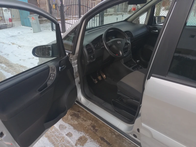 Opel Zafira, снимка 5 - Автомобили и джипове - 53025459
