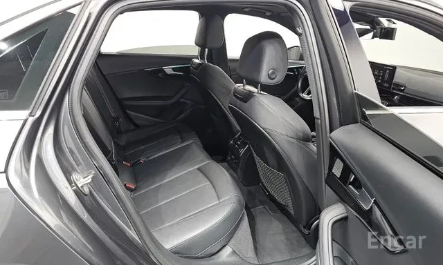 Audi A4 QUATTRO / 45 TFSI / S-LINE / HUD / DISTR / ЛИЗИНГ, снимка 11 - Автомобили и джипове - 55425225